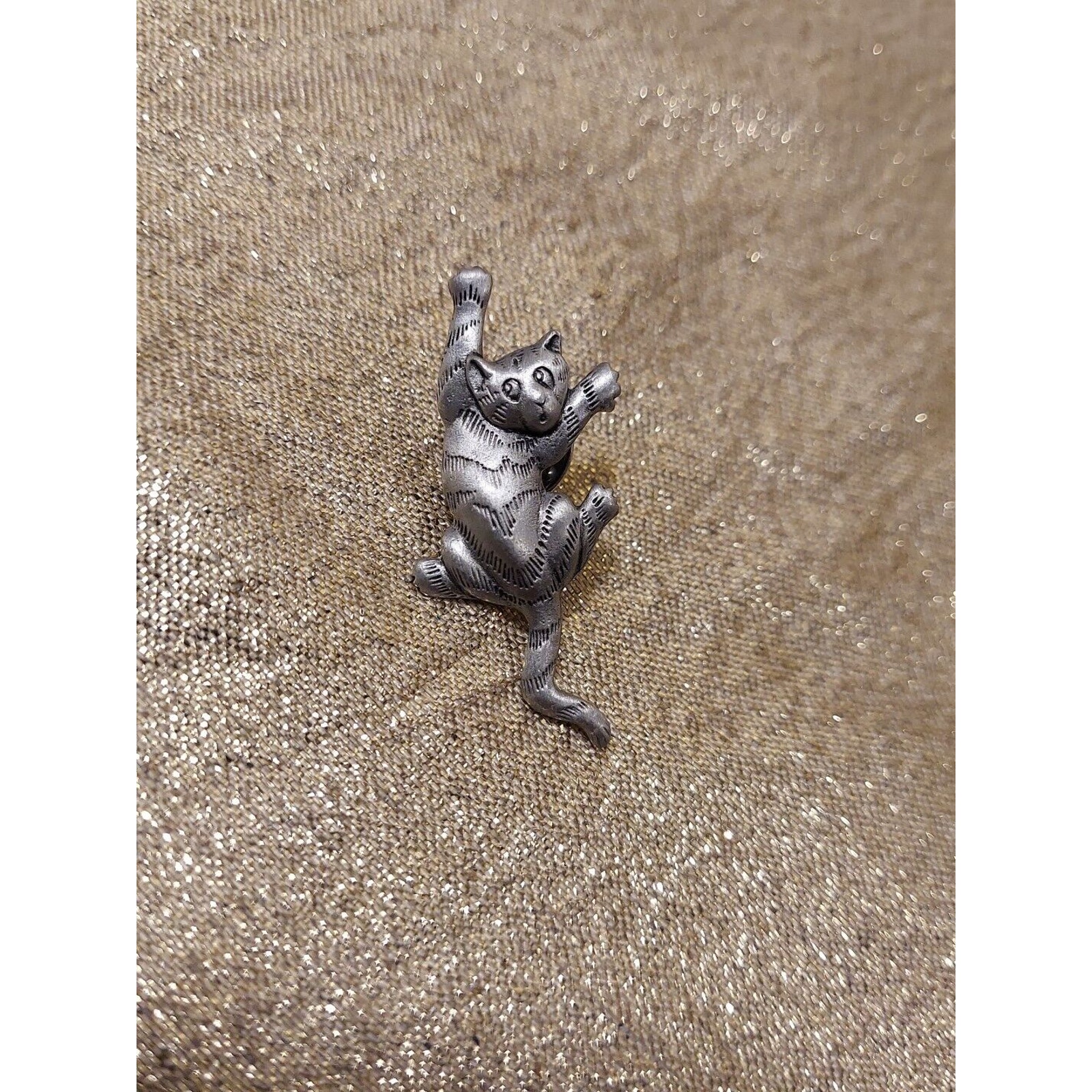 Vtg Jonette Jewelry Jj Signed Pewter 175 Climbing Cat Kitten Brooch Lapel Pin 15$